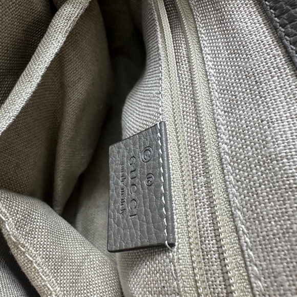 Interlocking Gucci Pebbled Leather Grey Crossbody Bag - Picture 16 of 17